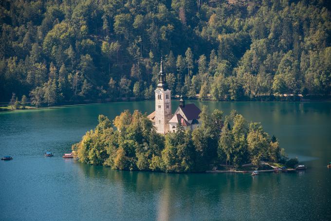 Če je Slovenija po razvitosti in bogastvu vedno sopihala za Avstrijo, pa je po osamosvojitvi povečala svoje prednost pred nekdanjimi jugoslovanskimi republikami. Leta 1990 je tako imela Hrvaška, ki je bila druga najbolj bogata republika za Slovenijo, nominalni BDP na prebivalca, ki je znašal 71,6 odstotka slovenskega BDP, leta 2015 pa samo še 55,5 odstotka. | Foto: Bor Slana