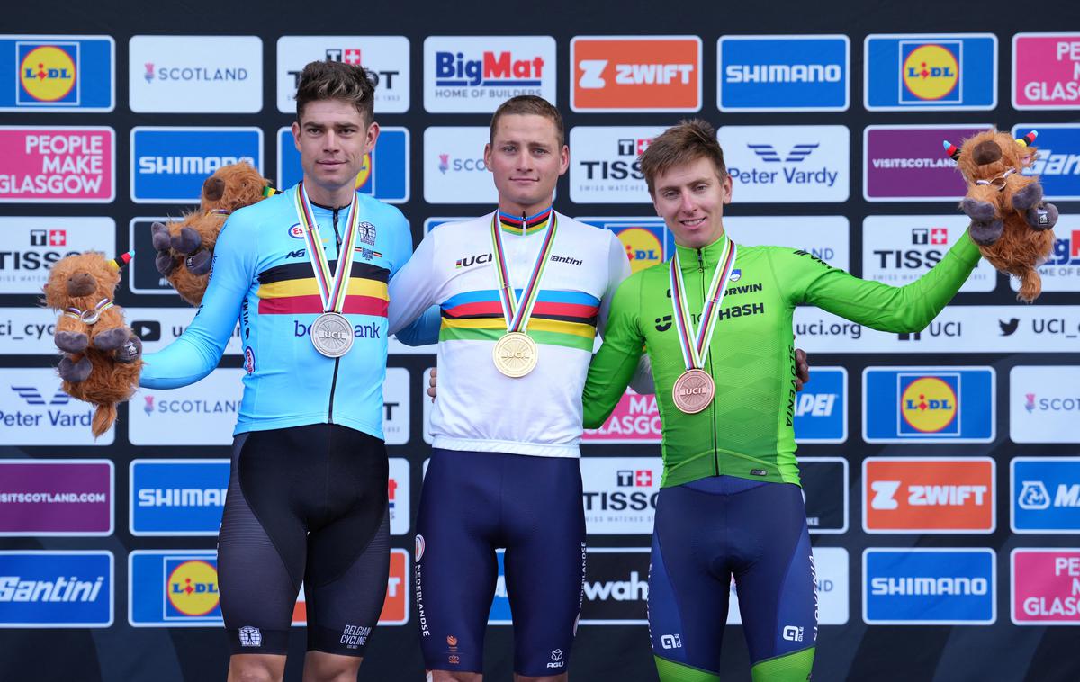 Mathieu van der Poel Pogačar Van Aert Glasgow SP 2023 | Mathieu van der Poel je novi svetovni prvak v cestni vožnji, Tadej Pogačar pa je osvojil bronasto odličje. | Foto Reuters