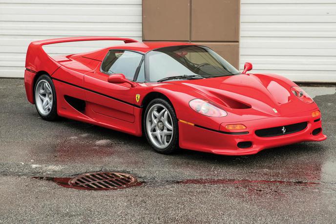 Ferrari F50 Mike Tyson | Ferrari je izdelal le 349 primerkov avtomobila F50. Poganjal ga je atmosferski 4,7-litrski motor V12, ki je imel moč 382 kilovatov (519 "konjev"). Fotografija je simbolična. | Foto RM Sotheby's