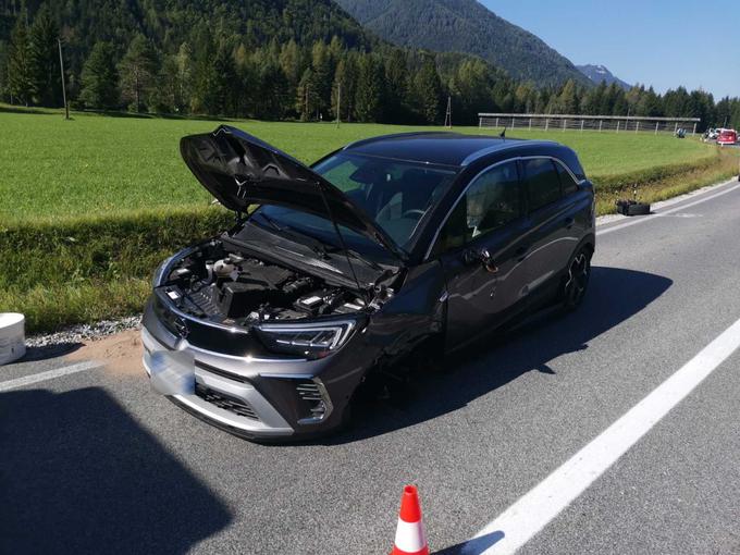 Voznik osebnega avtomobila je pripeljal pravilno.  | Foto: PU Kranj