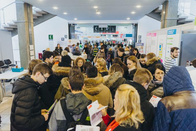 Informativa enkrat na leto, pred informativnimi dnevi, na enem mestu ponuja pregled izobraževalnih programov, ki so na voljo v Sloveniji ter v tujini - od srednjih šol do visokošolskih in podiplomskih programov, dodatnega izobraževanja in usposabljanja, jezikovnih tečajev, vseživljenjskega učenja ... | Foto: 