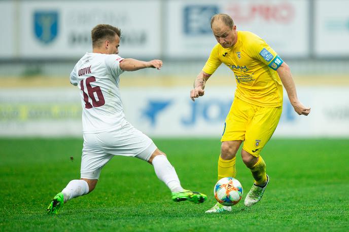 NK Domžale, NK Triglav, Prva liga Telekom Slovenije | Kapetan Domžal Senijad Ibričić je zlahka opravil s Kranjčani. | Foto Vid Ponikvar/Sportida