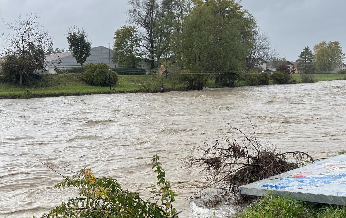 Poplave | Prva izplačila subvencij s tega naslova so izvedli oktobra. Ocenili so, da bo zanje potrebnih 1,1 milijona evrov, na koncu so izplačali 894.631 evrov. Izplačila je glede na podaljšanje ukrepa pričakovati še nekaj mesecev. | Foto STA