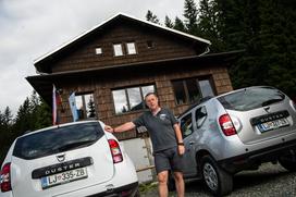 Dacia duster in oskrbnik gorske koče