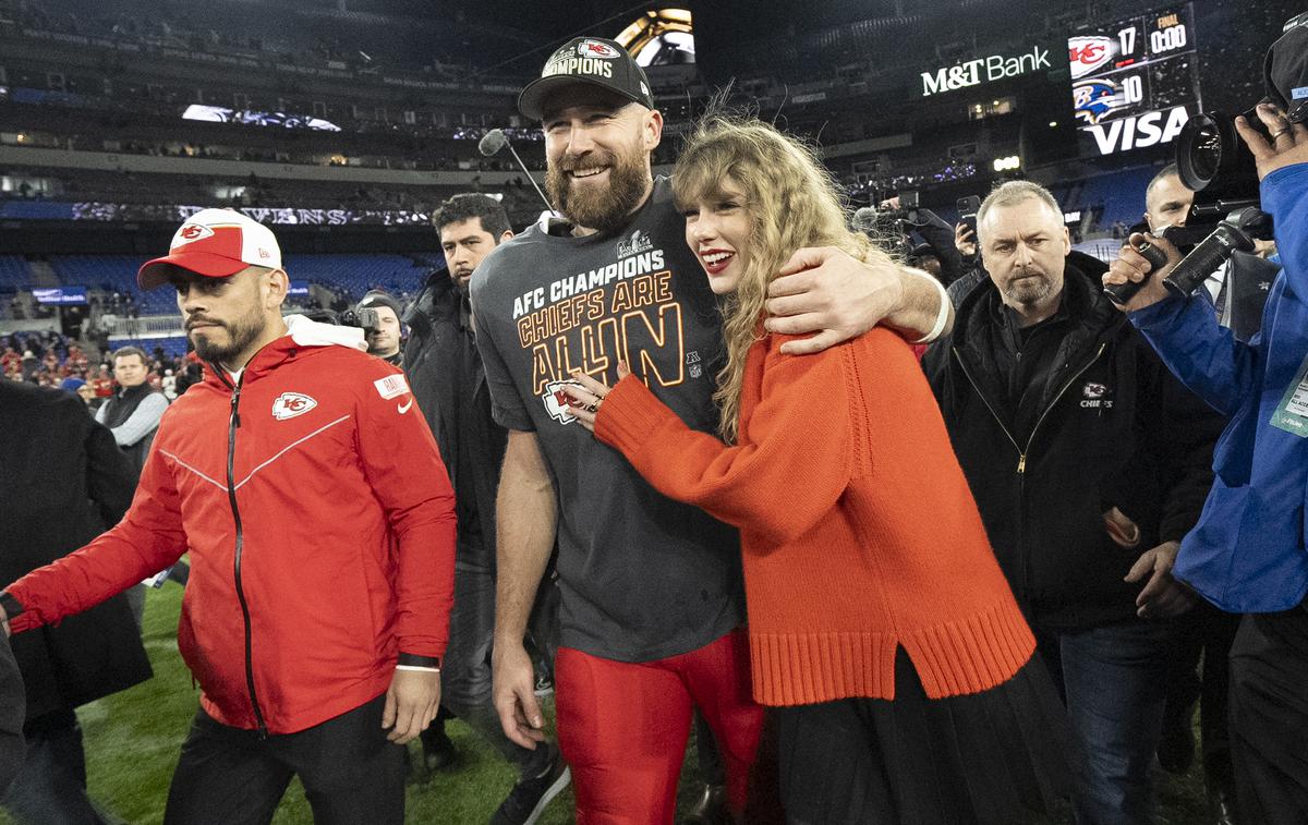 Taylor Swift Travis Kelce | Taylor Swift in Travis Kelce po finalu konference, ko so se Chiefs uvrstili na Super Bowl 2024. | Foto Reuters