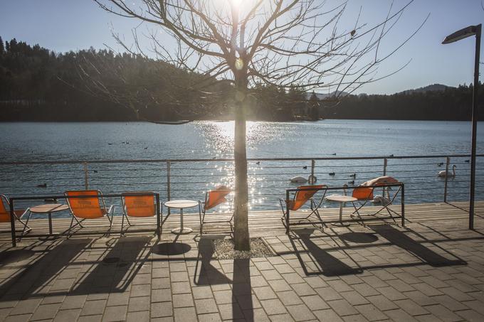 Zbiljsko jezero se je kot ena od izletniških točk obdržal do danes. Največ se tam dogaja, ko je toplo, ravno obratno pa velja za živalski svet. | Foto: Matej Leskovšek