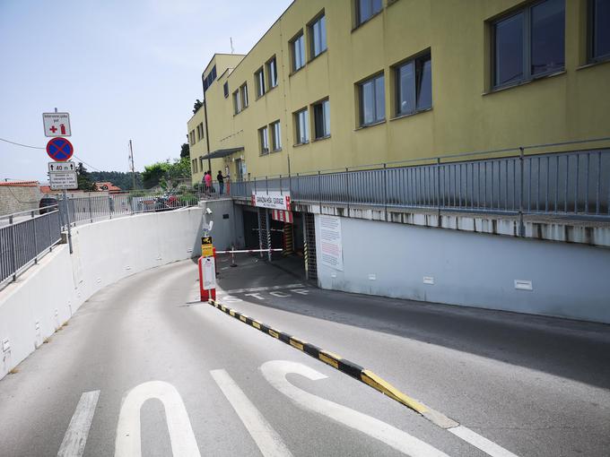 V osrednjih parkirnih hišah Fornače in Azre je skupaj na voljo 1.060 parkirnih mest, a nekatera so vnaprej oddana abonentom. | Foto: Gregor Pavšič