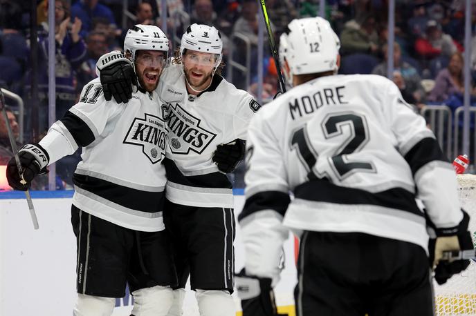 Los Angeles Kings Anže Kopitar |  Anže Kopitar in kralji so v zmagovitem nizu. Za četrto zmago zapored so doma ugnali zasedbo Tampa Bay Lightning. | Foto Reuters