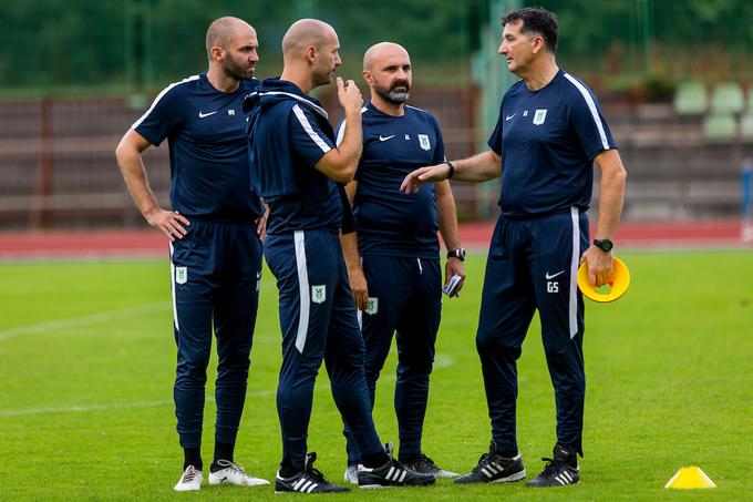 V strokovnem štabu Ilije Stolice so pomočnika Aleksander Linta in Goran Sretenović, kondicijski trener Duško Korać in trener vratarjev Milan Vesić. Z njimi je sodeloval tako pri srbski reprezentanci do 16 in 17 let kot tudi pri Voždovcu in Vojvodini. | Foto: Žiga Zupan/Sportida