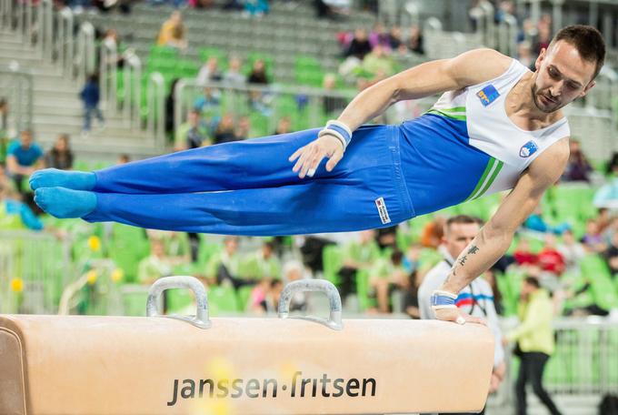 Sašo Bertoncelj se je v finale na konju z ročaji uvrstil s sedmo oceno. | Foto: Vid Ponikvar