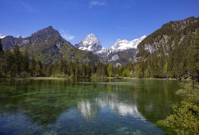 Schiederweiher je umetno jezero v Hinterstoderju v Zgornji Avstriji. Hinterstoder je znan zgornjeavstrijski smučarski kraj v bližini zgoraj omenjenega Vorderstoderja. Tako kot Vorderstoder je tudi krajevno ime Hinterstoder slovenskega izvora (z nemško predpono hinter, slovensko za).  | Foto: Guliverimage/Vladimir Fedorenko