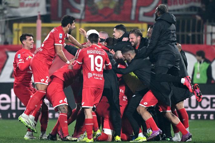 Monza Milan | Monza je v razburljivem srečanju premagala Milan s 4:2. | Foto Reuters