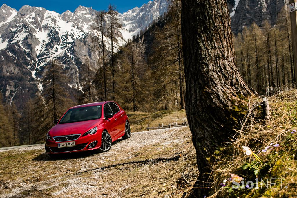 Peugeot 308 GTi - fotogalerija testnega vozila