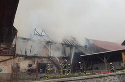 Zaradi požara ostali brez strehe nad glavo, zdaj potrebujejo pomoč #video