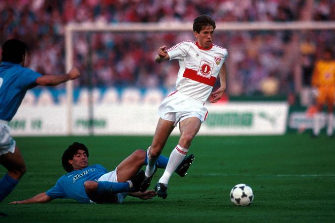 Srečko Katanec je v finalu pokala Uefa zaigral proti slovitemu Argentincu Diegu Armandu Maradoni (Napoli). | Foto: Guliverimage