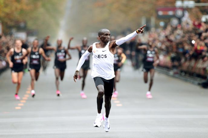 Eliud Kipchoge | Eliud Kipchoge je zaznamoval športno leto 2019 z najbolj "norim" rekordom. | Foto Reuters