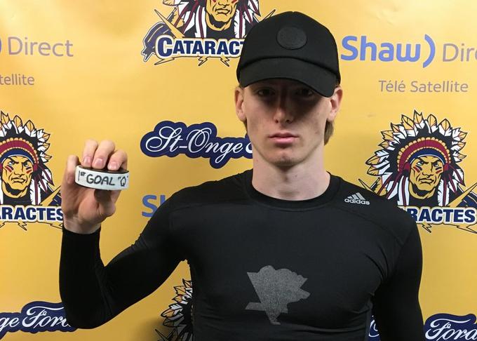 Sezono v kanadski mladinski ligi QMJHL je končal kot najboljši po točkah in podajah svojega moštva Shawinigan Cataractes. | Foto: Twitter - Voranc