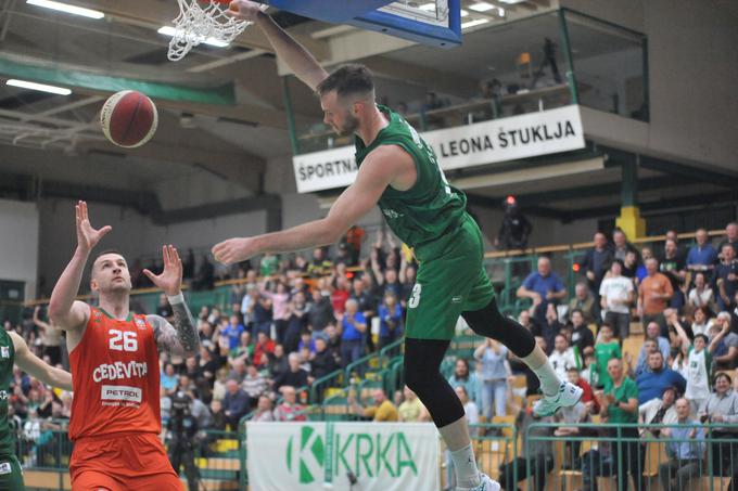 Leon Stergar je bil s 17 točkami prvi strelec Krke ob zmagi nad Cedevito Olimpijo. | Foto: Krka/Drago Perko/kosarka.si