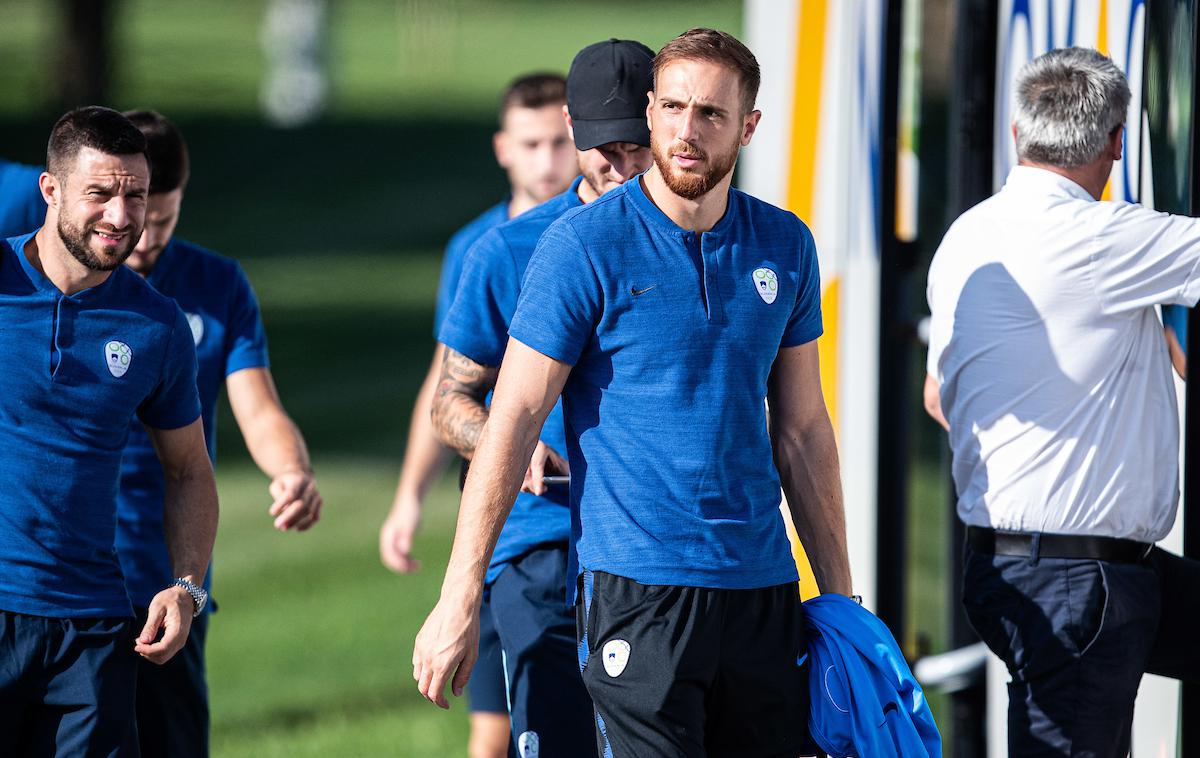 trening nogometne reprezentance Brdo | Jan Oblak je prišel v NNC Brdo, a ni odšel na igrišče, ampak je odkorakal v fitnes. | Foto Grega Valančič/Sportida