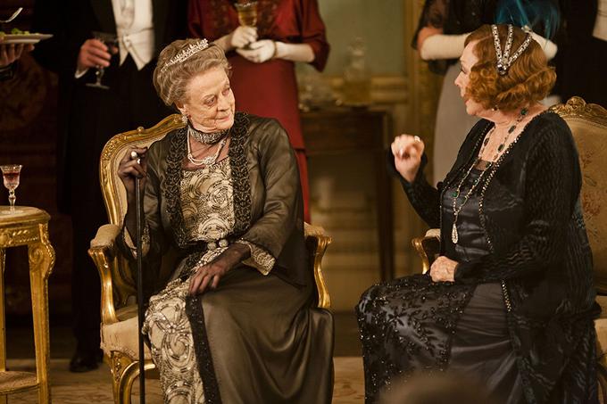 Maggie Smith in Shirley MacLaine  | Foto: IMDb