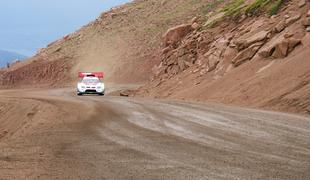 Slovita cesta na Pike's Peak: zgodovina, junaki in ozadje ameriške cestne klasike