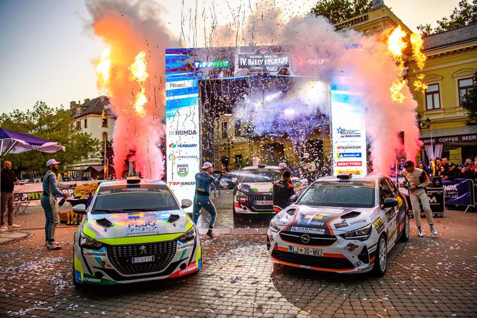 Reli Mark Škulj ERC | Zmagovalni oder za najhitrejše tri mladinske posadke iz Madžarske. Mladinski prvak je z zmago postal Romun Nobert Maior, drugi je Italijan Roberto Dapra (oba peugeot 208 rally4), tretja tokrat Mark Škulj in Matej Čar (opel corsa rally4). | Foto Red Bull