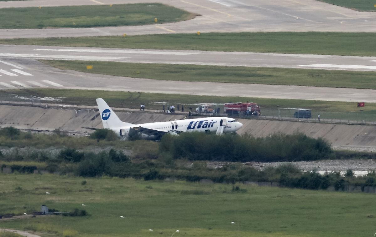 Nesreča ruskega letala v Sočiju | Ponesrečeno letalo je bilo last ruske letalske družbe Utair. Fotografija je simbolična. | Foto Reuters