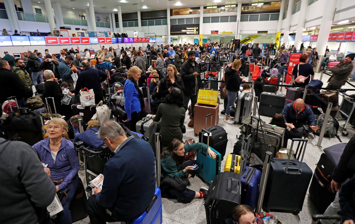 Gatwick | Evakuacija naj bi bila sicer zgolj previdnostni ukrep. Severni terminal drugega najbolj obremenjenega letališča v Združenem kraljestvu medtem deluje normalno. | Foto Reuters