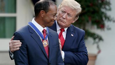 Trump odlikoval Tigerja Woodsa s predsedniško medaljo svobode