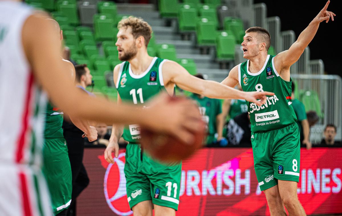 Edo Murić in Jaka Blažič | Košarkarji Cedevite Olimpije so še drugič v dveh dneh premagali Bursaspor. Tudi tokrat je bil najbolj razpoložen Jaka Blažič. | Foto Sportida