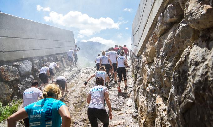 Skozi ledeno pršenje do zadnjega izziva ... | Foto: Damjan Končar