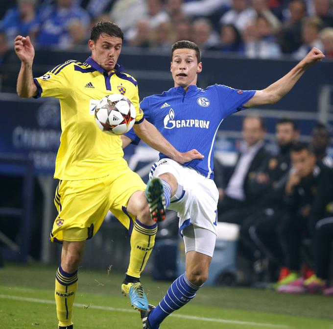 V dvoboju z Julianom Draxlerjem na tekmi lige prvakov proti Schalkeju sepembra 2014 | Foto: Guliverimage/Vladimir Fedorenko