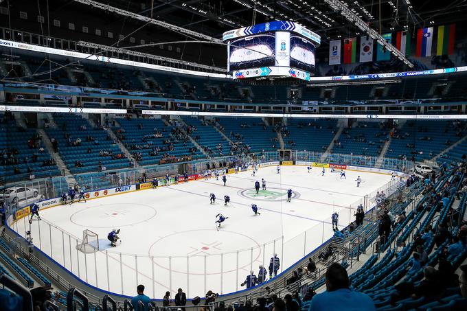 Slovenci se bodo v dvorani Barys Arena, v kateri so danes pričakovali skoraj 12.000 gledalcev, bilo pa jih je slabih 8.000, v torek ob 12. uri pomerili z Južno Korejo. | Foto: Matic Klanšek Velej/Sportida