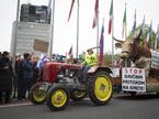 Protestni shod Sindikata kmetov Slovenije. Traktor, kmet, protest.