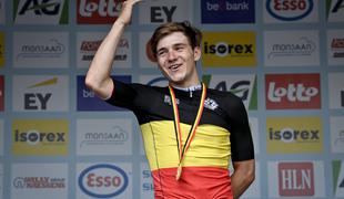 Evenepoel ob odsotnosti poškodovanega Van Aerta belgijski prvak