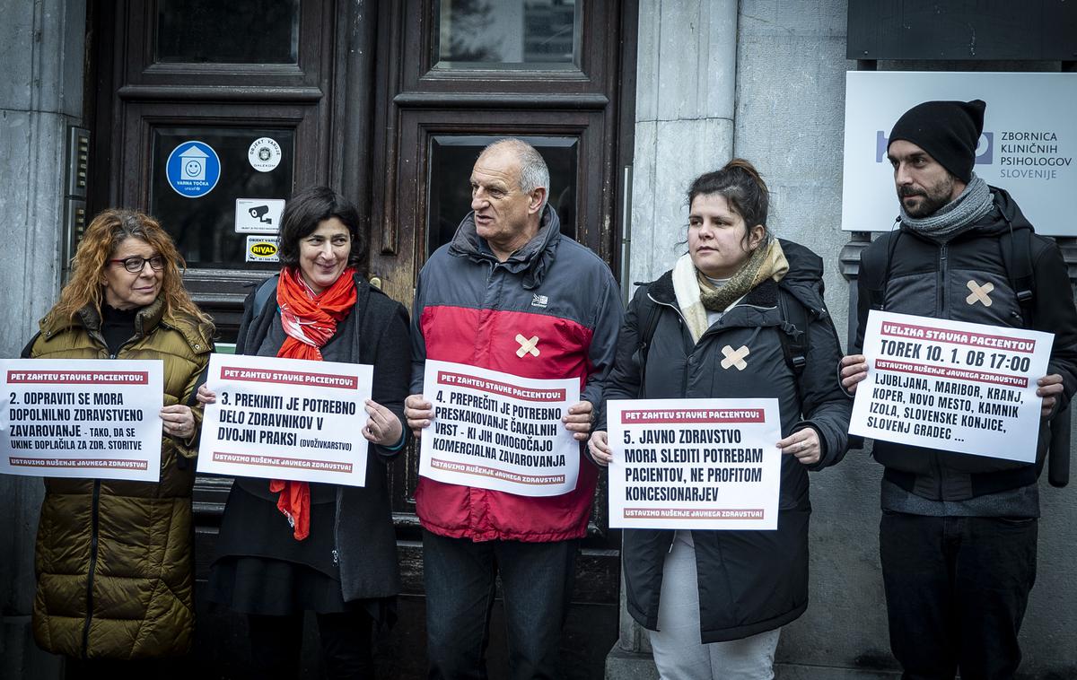 Novinarska konferenca iniciative Glas ljudstva | Predstavniki iniciative Glas ljudstva so že na novinarski konferenci v začetku leta opozorili na zaveze, ki jih je dala vladajoča koalicija.  | Foto Ana Kovač