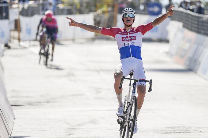 Če bi Mathieu Van der Poel, Nizozemec, ki se enako dobro znajde na cestnem, gorskem in kolesu za ciklokros, sam odločal, bi se odločil za nastop na olimpijskih igrah, a ker so pomembne tudi želje sponzorjev, bo morda izbral Tour.  | Foto: Guliverimage/Getty Images