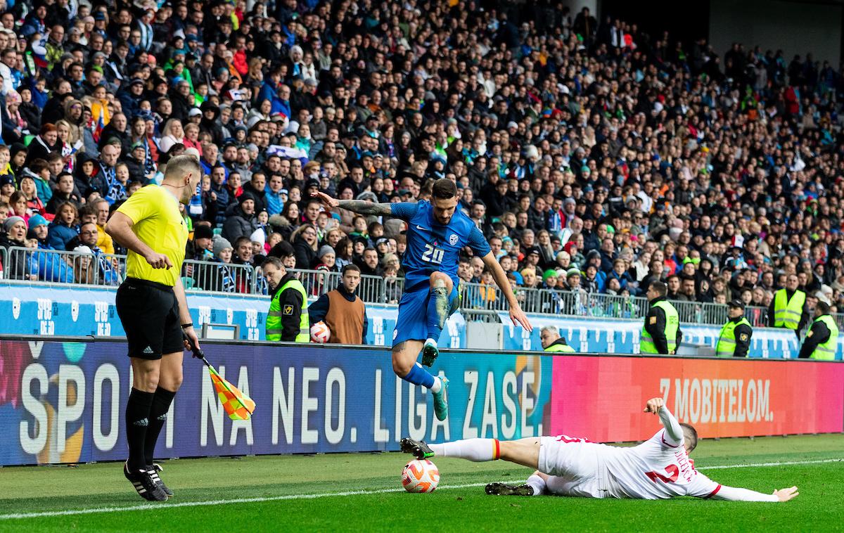 Prijateljska nogometna tekma: Slovenija - Črna gora, slovenska nogometna reprezentanca | Slovenija je v nedeljo v dobro obiskanih Stožicah, kjer se je zbralo več kot 11 tisoč ljubiteljev nogometa, premagala Črno goro (1:0). | Foto Matic Klanšek Velej/Sportida