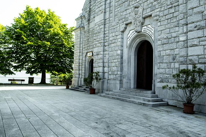 Sveta Gora | Sveta Gora nad Novo Gorico bo cilj 4. etape letošnje dirke Po Sloveniji. Podelitev nagrad najboljših na etapi in dirki bo pred Svetogorsko baziliko. | Foto Ana Kovač