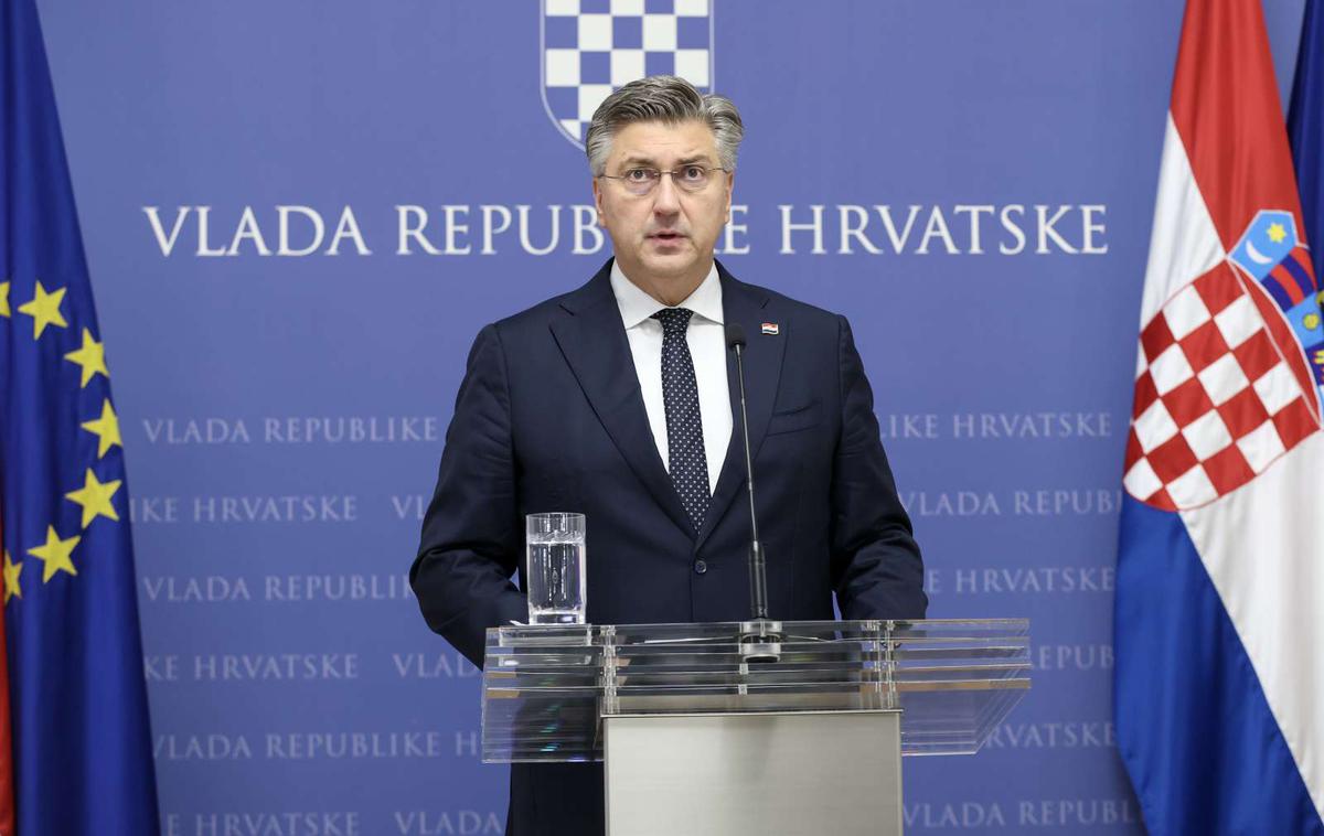 Andrej Plenković | "V teh okoliščinah sem Banožića razrešil s položaja ministra za obrambo," je na novinarski konferenci dejal Plenković. | Foto Hina/STA