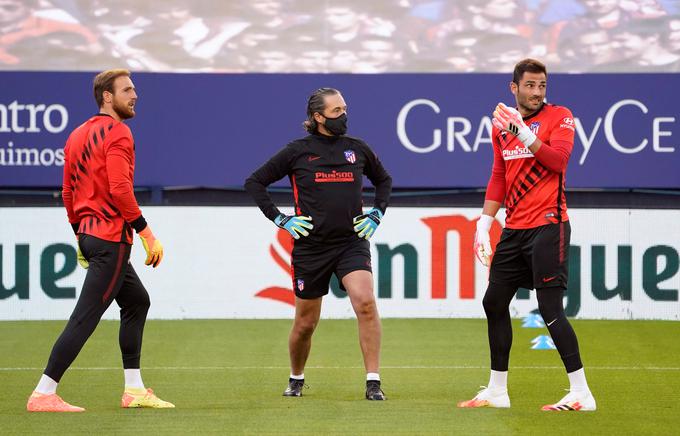 Antonio Adan (desno) kmalu ne bo več sodeloval z Janom Oblakom. | Foto: Reuters