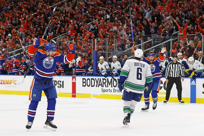 Evan Bouchard | Evan Bouchard je dosegel zmagoviti zadetek na srečanju v Edmontonu. | Foto Reuters