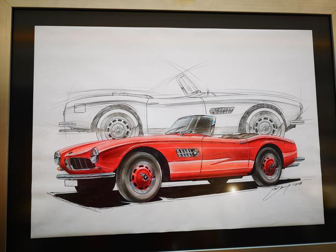 Slavni BMW 507 iz leta 1956. Izdelali so ga kot odgovor na mercedes-benza 300 SL, pod njega pa se je podpisal ameriški oblikovalec nemškega rodu Albrecht Graf von Goetz. Izdelovali so ga med leti 1956 in 1959, izdelali so jih le 254. Med njegovimi kupci je bil tudi Elvis Presley. | Foto: Gregor Pavšič