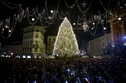 V Ljubljani prižgali praznične lučke, a tokrat brez župana Zorana Jankovića #foto #video