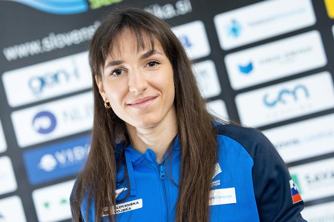 sprejem atletika Lia Apostolovski | Lia Apostolovski je prvič v karieri preskočila 195 cm. | Foto Vid Ponikvar/Sportida