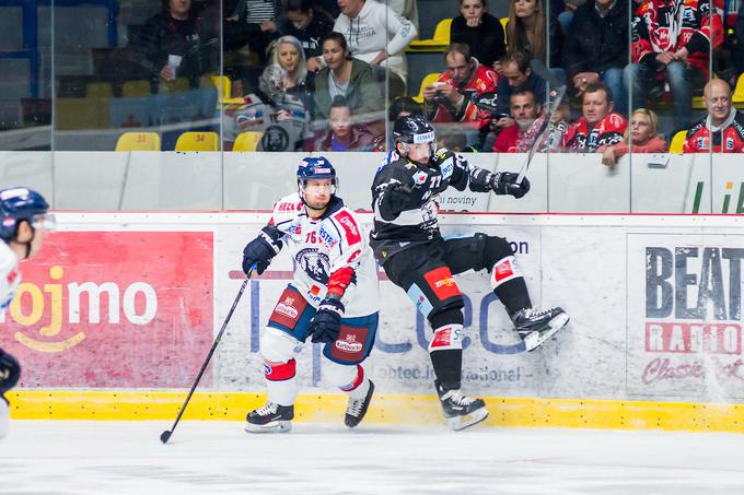 Mitja Robar je eden od treh Slovencev, ki nosi dres zagrebškega kolektiva. Zanj igrata tudi Mark Čepon in Nik Simšič. | Foto: Sportida