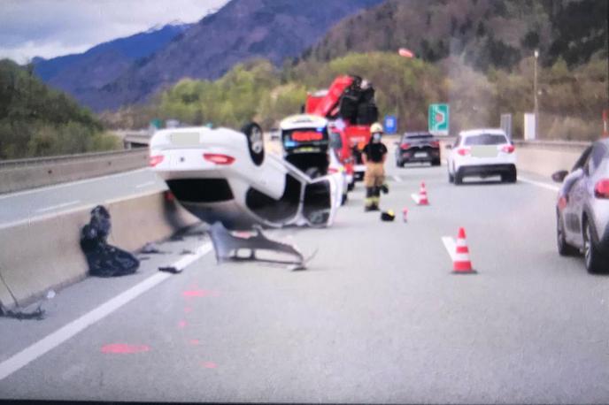 nesreča | Na gorenjski avtocesti je popoldan prišlo do prometne nesreče, na PU Kranj pozivajo k zbranosti, odgovorni udeležbi v prometu in upoštevanju prometnih pravil. | Foto PU Kranj