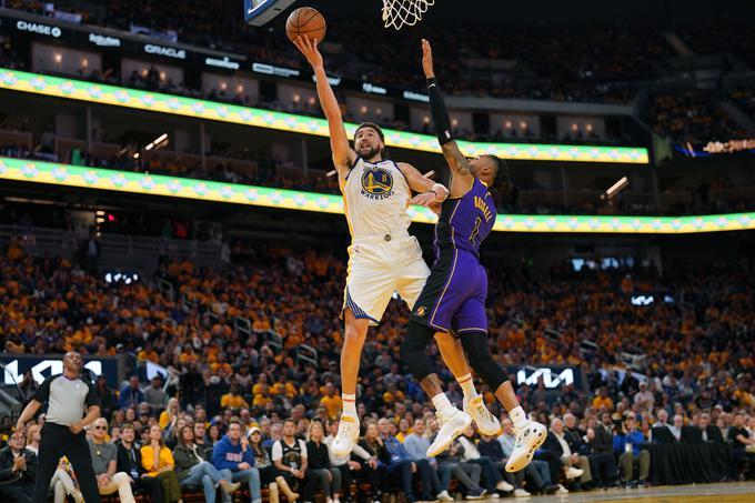 Klay Thompson je bil tokrat najboljši košarkar pri bojevnikih. | Foto: Reuters