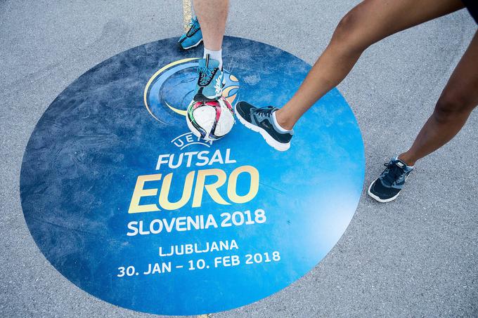 Še nekaj več kot sedem mesecev in Slovenija bo gostila največji spektakel v futsalu v svoji zgodovini. Slovenska reprezentanca bo v svojem šestem nastopu na evropskih prvenstvih s podporo navijačev poskušala narediti čim več. Do zdaj najdlje je prišla do četrtfinala ... | Foto: Vid Ponikvar