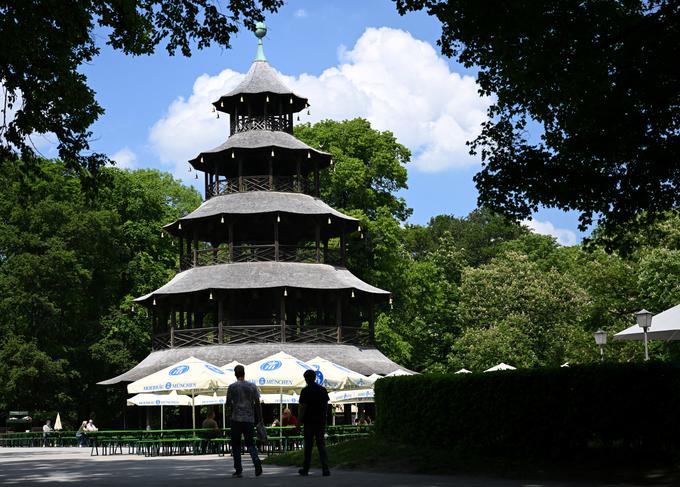 Chinesischer Turm v angleškem parku v Münchnu. | Foto: Reuters